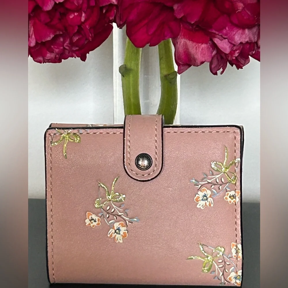 COACH 1941 Glovetanned Leather Trifold Compact Wallet w/Floral Bow Embossing